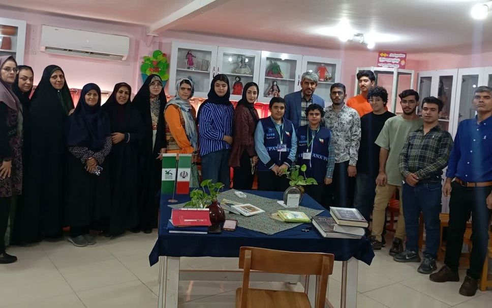 گردهمایی دوستانه شاعران نوجوان شیرازی در کانون پرورش فکری