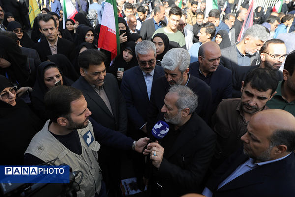 حضور وزیر آموزش و پرورش در راهپیمایی 13 آبان