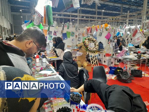 نمایشگاه بین‌المللی لوازم‌التحریر مشهد با استقبال دانش‌آموزان