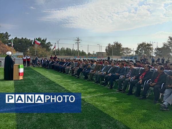 افتتاح چمن مصنوعی سردار سلیمانی (شهدای خدمت) دبیرستان نمونه آیت‌الله خامنه‌ای کاشمر‌‌