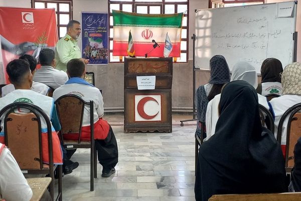 برگزاری کارگاه آشنایی و پیشگیری از اعتیاد ویژه اعضای جوان و داوطلب هلال‌احمر بانه