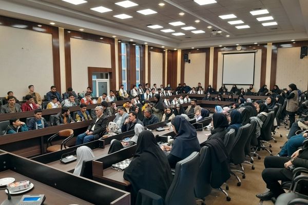 نشستی برای پیوند نسل آینده با مدیریت شهری