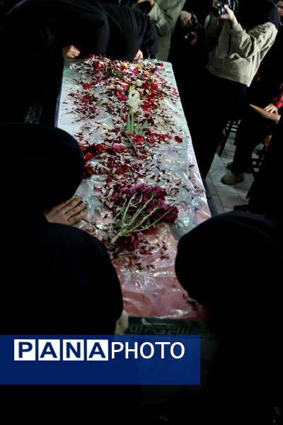 میزبانی هنرجویان هنرستان دکتر حسابی شهر محلات از پیکر شهید گمنام دفاع مقدس 