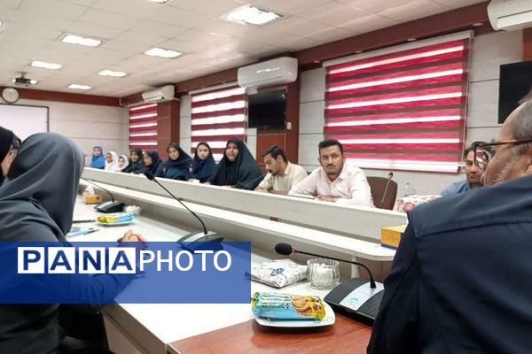 مراسم تقدیر از دانشآموزان فعال شورا در شهرستان ملارد