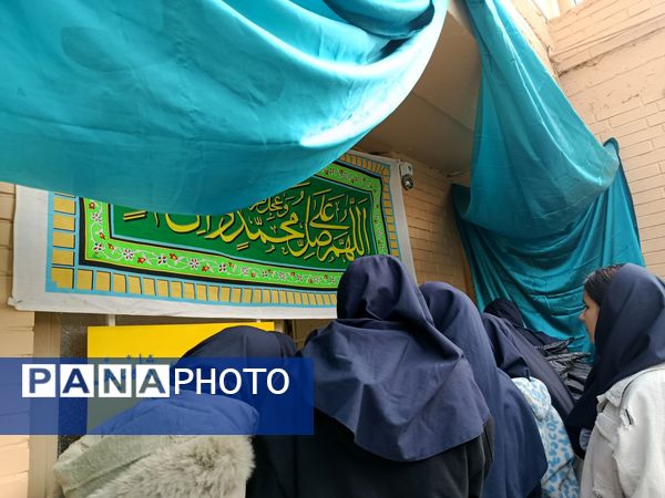 مراسم ولادت حضرت فاطمه‌ و‌ برپایی‌چایخانه‌در‌ دبیرستان وکیلی3 ( یغمای نیشابوری)