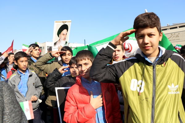 اجتماع عظیم دانش‌آموزان شهر مشهد به مناسبت روز دانش‌آموز