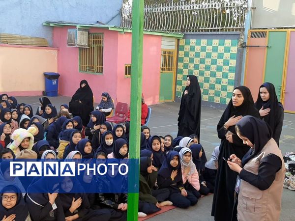 سوگواری همراه با شور و عشق فاطمی و پویش نذر کتاب در مدرسه شهید جواهری دو 