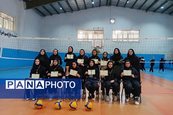 اختتامیه مسابقات والیبال دانش‌آموزان دختر مدارس شهرستان قرچک