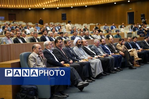 آیین تجلیل از معلمان نمونه و فداکار استان اصفهان