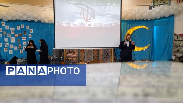 پرسش وپاسخ کارشناس قرآن، عترت و نماز در جمع معتکفین مسجد فاطمیه گنبد سبز نیشابور