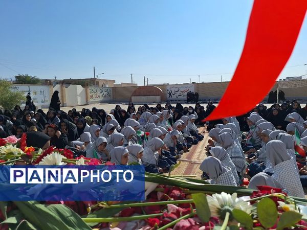 میزبانی دانش‌آموزان دختر بیرجندی از شهید گمنام 