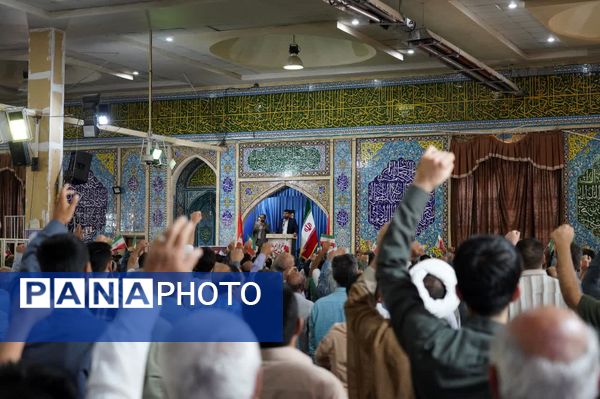 حضور مردم غیور خرم آباد در راهپیمایی و نماز جمعه خشم و نصر