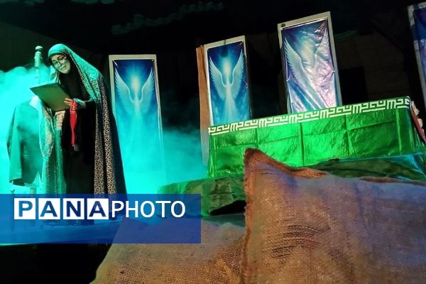 «روایت زمان»؛ هنرنمایی تئاتری در ستایش شهدا روی صحنه فرهنگسرای رازی ورامین