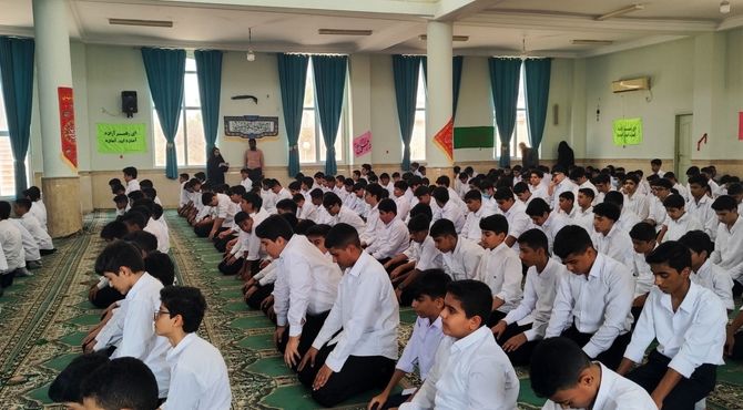 زنگ نماز در مدارس بندرعباس همزمان با آغاز سال تحصیلی نواخته شد