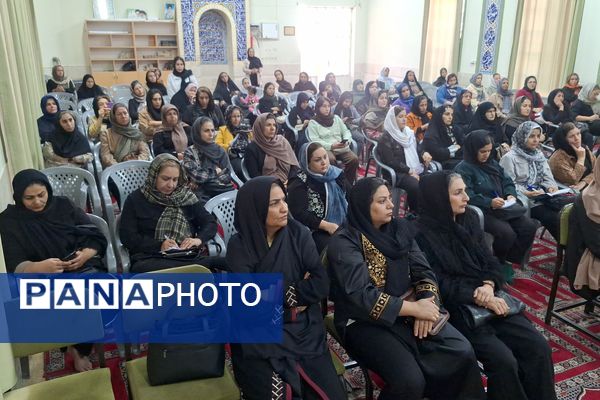 دومین جلسه آموزش خانواده در دبیرستان پویش