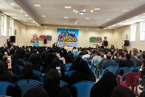 معلمان شهرستان کیار، در جشن روز معلم حاضر شدند 