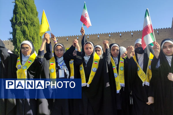 تجمع بزرگ دانش‌آموزان در روز 13 آبان