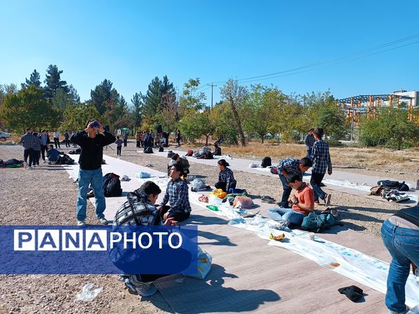 برگزای اردوی تفریحی دبیرستان رجایی یک به‌مناسبت هفته بسیج 