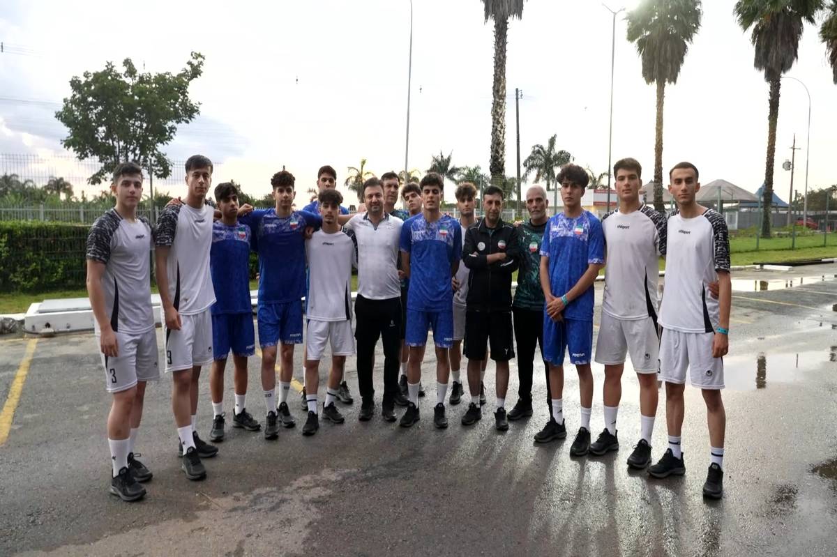 پیام قدردانی تیم ملی فوتسال دانش‌آموزی ایران از وحید شمسایی از برازیلیا