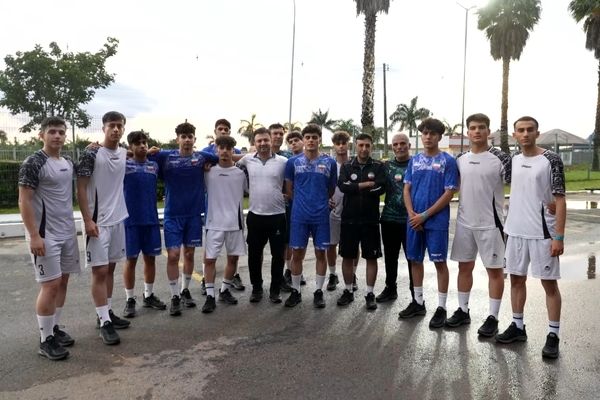 پیام قدردانی تیم ملی فوتسال دانش‌آموزی ایران از وحید شمسایی از برازیلیا