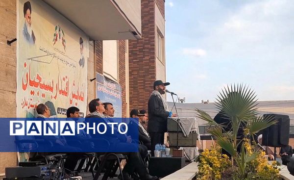 غبارروبی و گلباران مزار شهدای ملارد در رزمایش بزرگ بیت‌المقدس بسیجیان