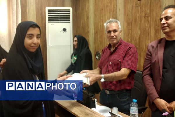 نشست صمیمی مدیر و معاون پرورشی ناحیه 4 شیراز با مربیان، پیشتازان و خبرنگاران پانا