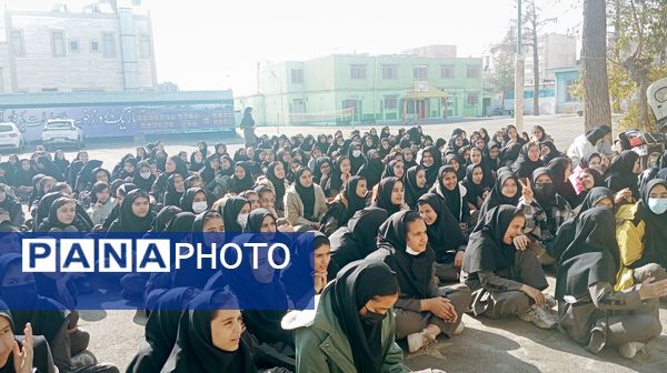 اجرای آزمایشات جذاب علوم در کاشمر