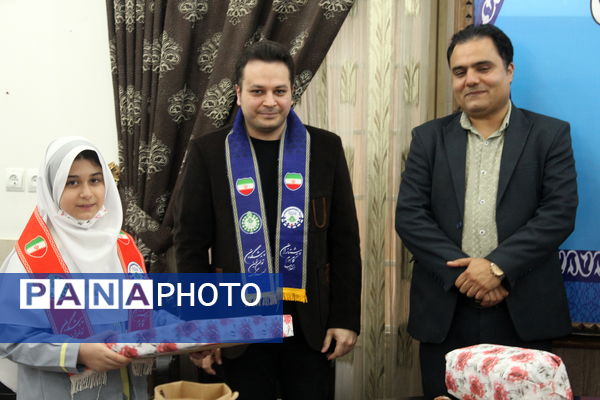 آیین تقدیر از دانش‌آموزان و فرهنگیان برگزیده در گلوگاه