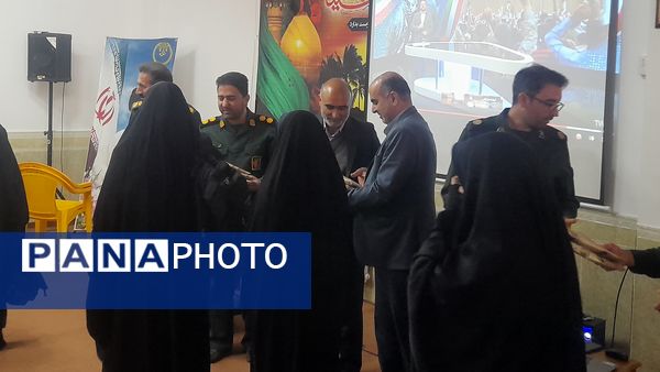 پخش سخنرانی رهبر  معظم انقلاب به صورت زنده در سازمان تبلیغات ورزنه