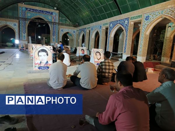 مراسم قرائت زیارت عاشورا به‌مناسبت هفته دفاع مقدس در مزار شهدای خلیل آباد