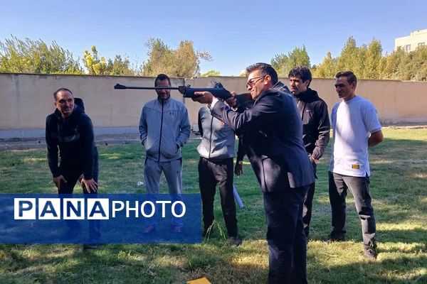 جلسه هم اندیشی دبیران و آموزگاران تربیت بدنی آموزش و پرورش کهریزک