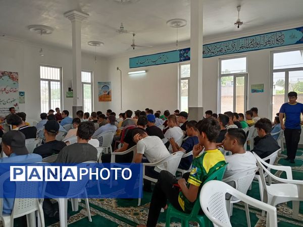 حضور جمعی از اعضای دبیرستان نمونه آیت‌الله خامنه‌ای در مدرسه نمونه دانش