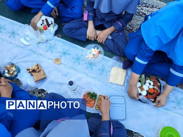 تخم مرغ، قهرمان کوچک سفره‌ها: جشنواره‌ای پرنشاط در دبستان دخترانه ام البنین