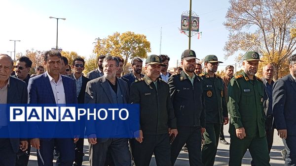  ۱۳ آبان؛ فریاد ایستادگی و عزت ایرانی در شهر بن 