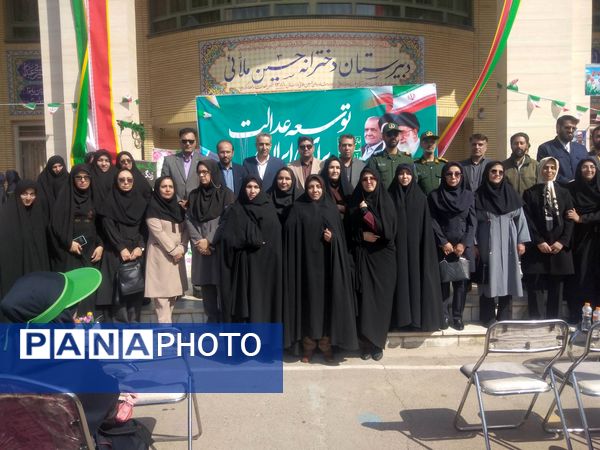 نواخته شدن زنگ مهر،زنگ خیرین و زنگ ایثار  در دبیرستان حسین ملایی