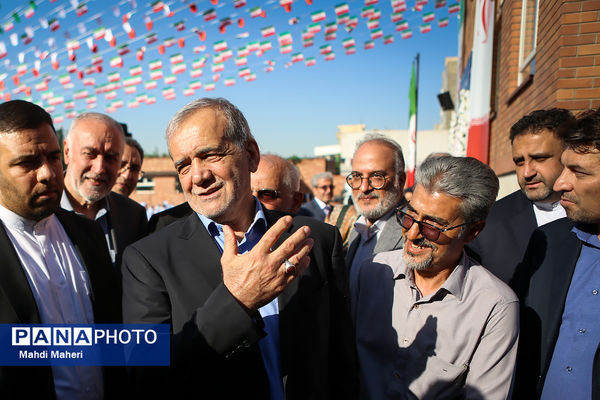 نواختن زنگ آغاز سال تحصیلی با حضور رئیس جمهوری