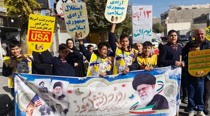 طوفان شور انقلابی دانش‌آموزان فیروزکوهی در روز استکبارستیزی