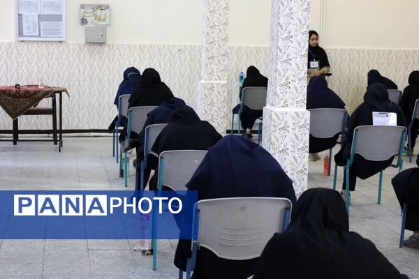 بازدید مدیرکل آموزش و پرورش از برگزاری امتحانات نهایی در یزد