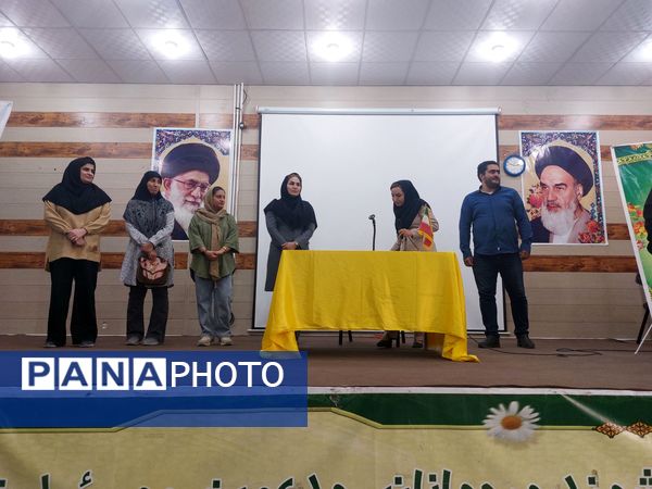 تشکیل جلسه انجمن اولیا و مربیان مدرسه حضرت معصومه(س) شاهد