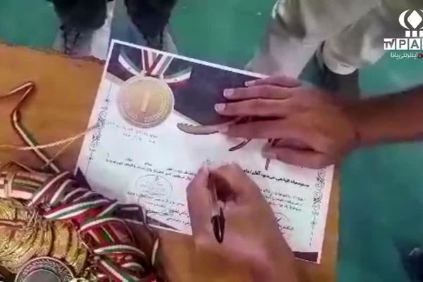 مدرسه دهو بر سکوی قهرمانی مسابقات فوتسال پسران ایستاد