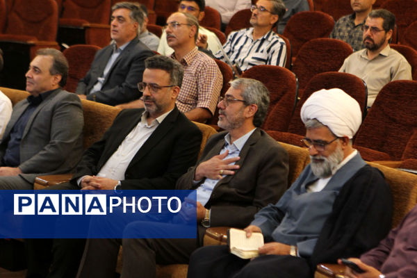 هم‌افزایی دانشگاه آزاد و آموزش و پرورش برای ارتقای آموزش متوسطه در کاشان