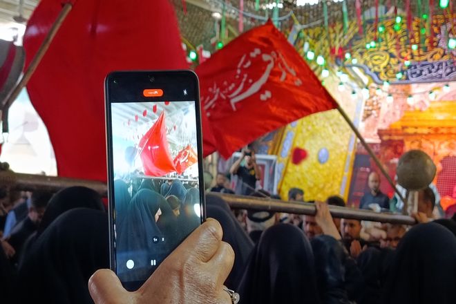 تشییع پیکر دو تن از شهدای جنگ تحمیلی رژیم صهیونیستی همزمان با مراسم تاسوعای حسینی ، در شهرستان ملارد