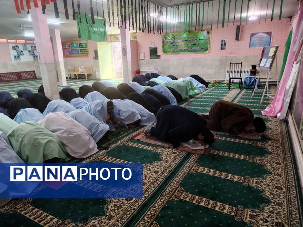 جلسه پرسش و پاسخ با امام جمعه شهرستان نیشابور در دبیرستان شاهد قدسیان 