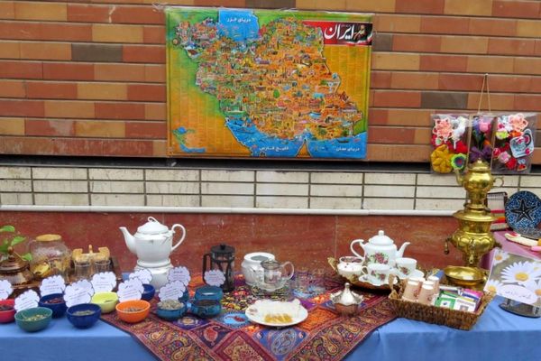 مراسم هفته پژوهش در دبیرستان بانو عفت آهنگری شهرری