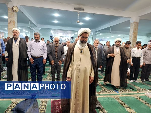 حضور دانش‌آموز خبرنگاران پانا در نماز جمعه به مناسبت روز خبرنگار