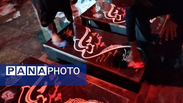 غبار روبی مقبره شهدای گمنام نیشابور