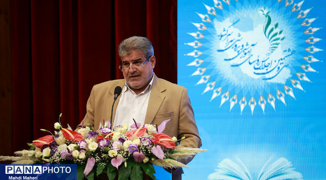 افزایش ۲.۵ برابری نرخ باسوادی بزرگسالان در ایران نسبت به میانگین جهانی و کسب شش جایزه بین‌المللی یونسکو/ کلاس‌های سوادآموزی در مدارس ابتدایی به صورت مستقل برگزار می‌شود