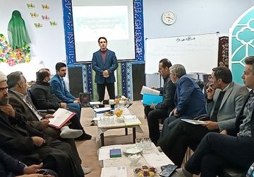 نشست مدیران دبیرستان‌های دوره اول با محور توانمندسازی و هدایت تحصیلی