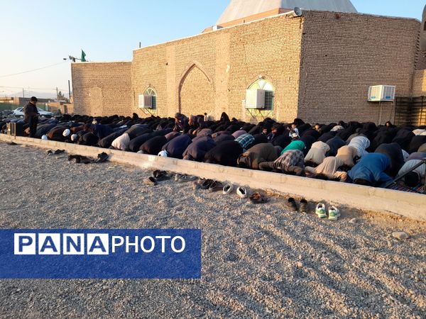قرائت دعای باران و نماز جماعت در روستای دهنو خلیل آباد