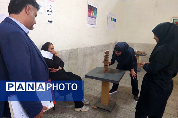 برگزاری مسابقات بازی‌های فکری رویش در دبیرستان شهید محمد تقی دستغیب ناحیه ۳شیراز 